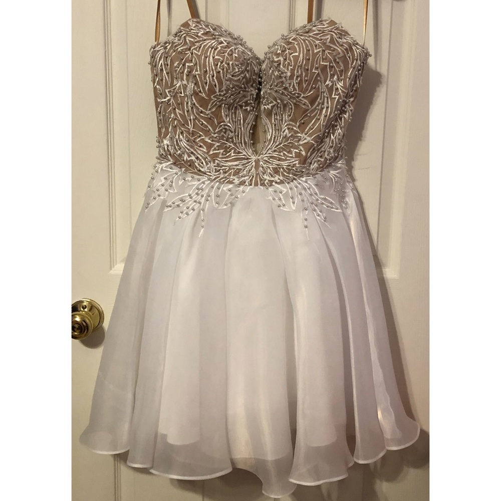 White strapless dress